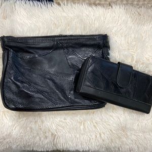 🎄JUST REDUCED🎄Like New Women’s Black Patch Lambskin Clutch with Matching Wallet